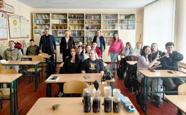 З учнями 11 класу школи 11